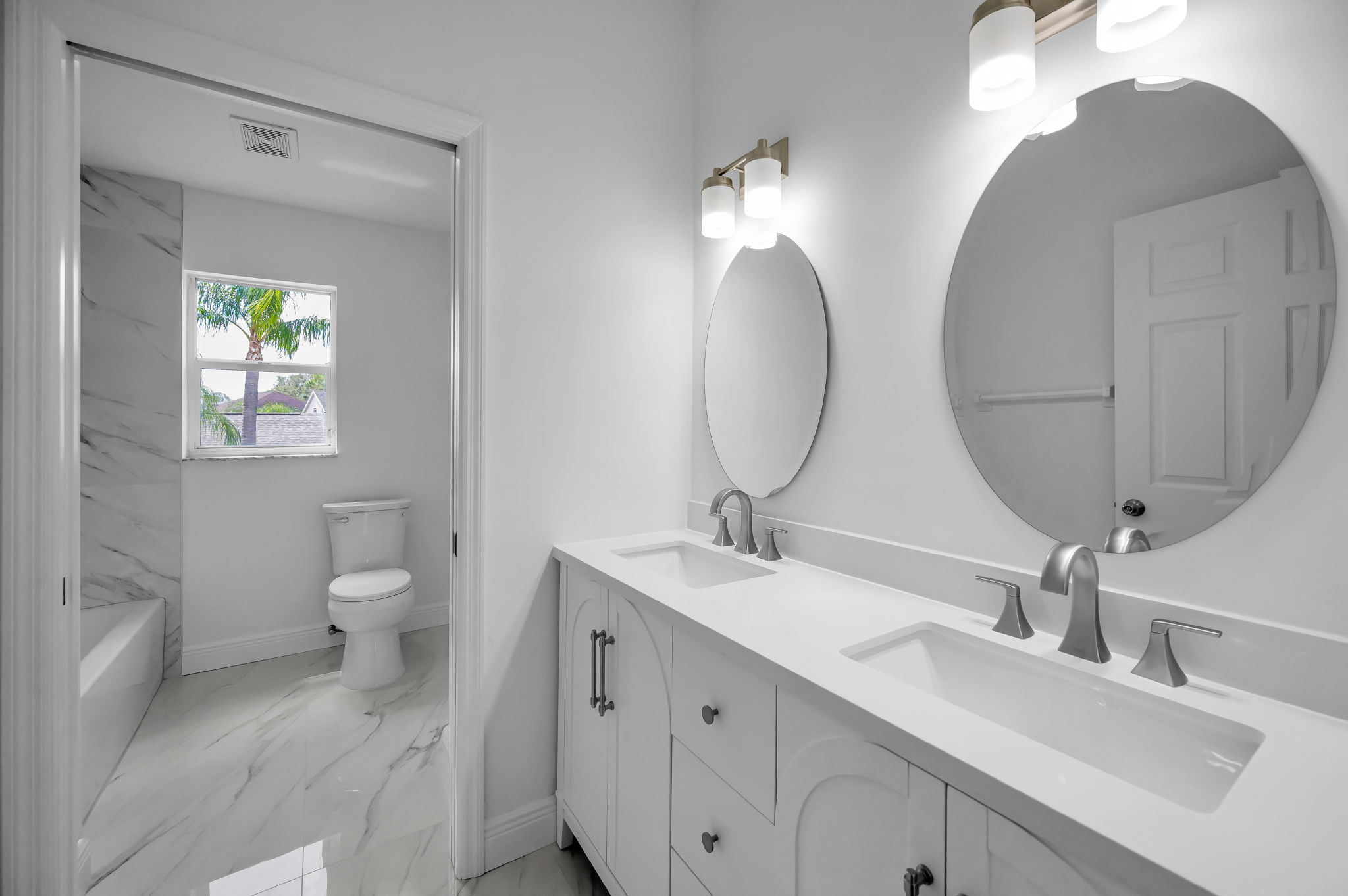 Upper Level Bathroom1a