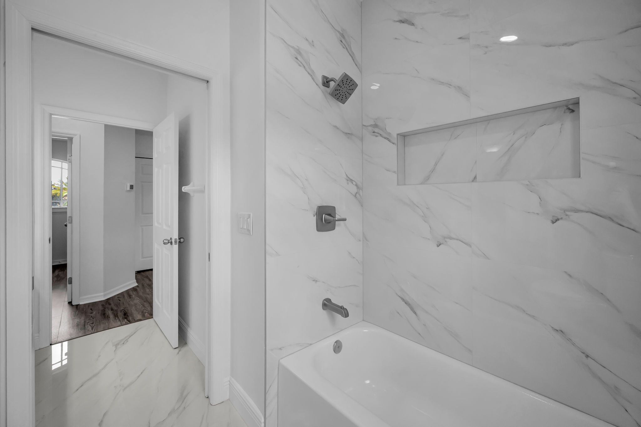 Upper Level Bathroom1b