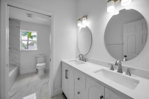 Upper Level Bathroom1a