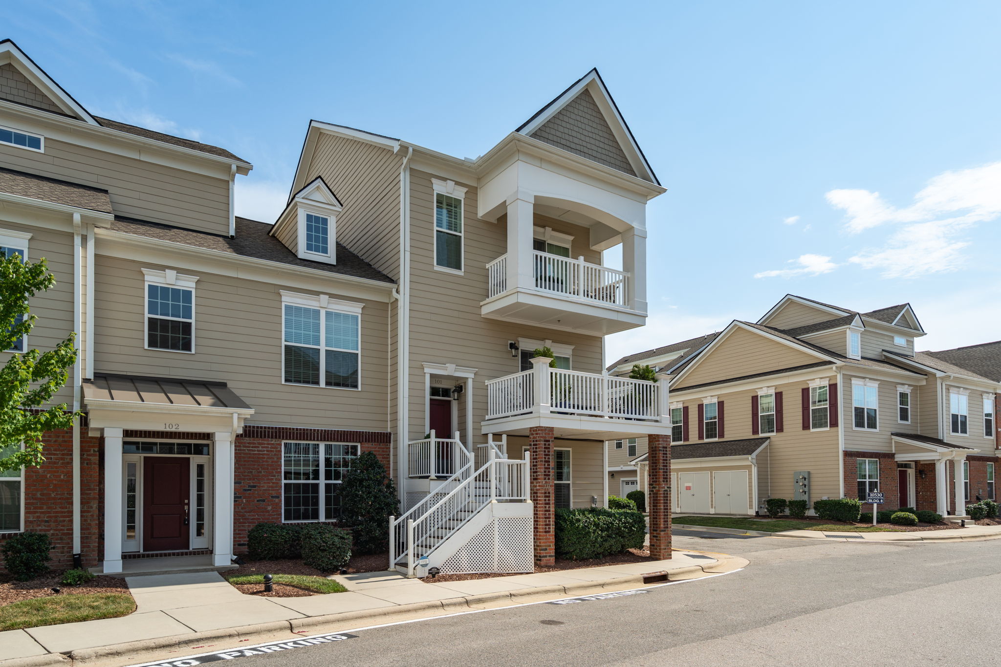 10530 Sablewood_101-3