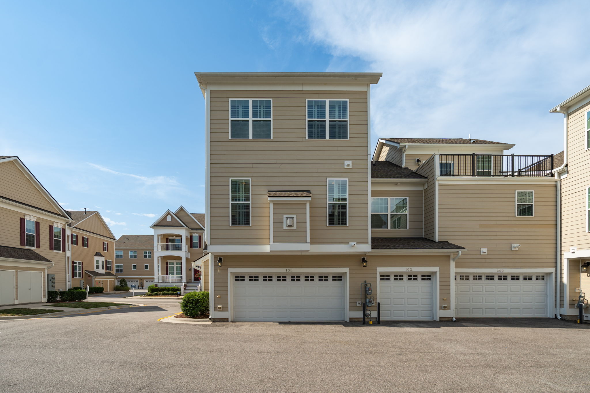 10530 Sablewood_101-31