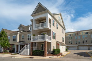 10530 Sablewood_101-2