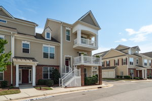 10530 Sablewood_101-3