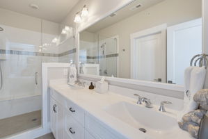 10530 Sablewood_101-15