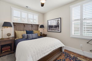 10530 Sablewood_101-17