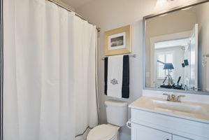 10530 Sablewood_101-26