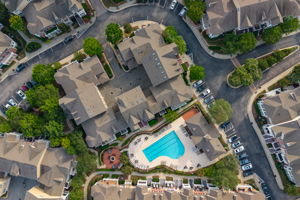 10530 Sablewood_101-34