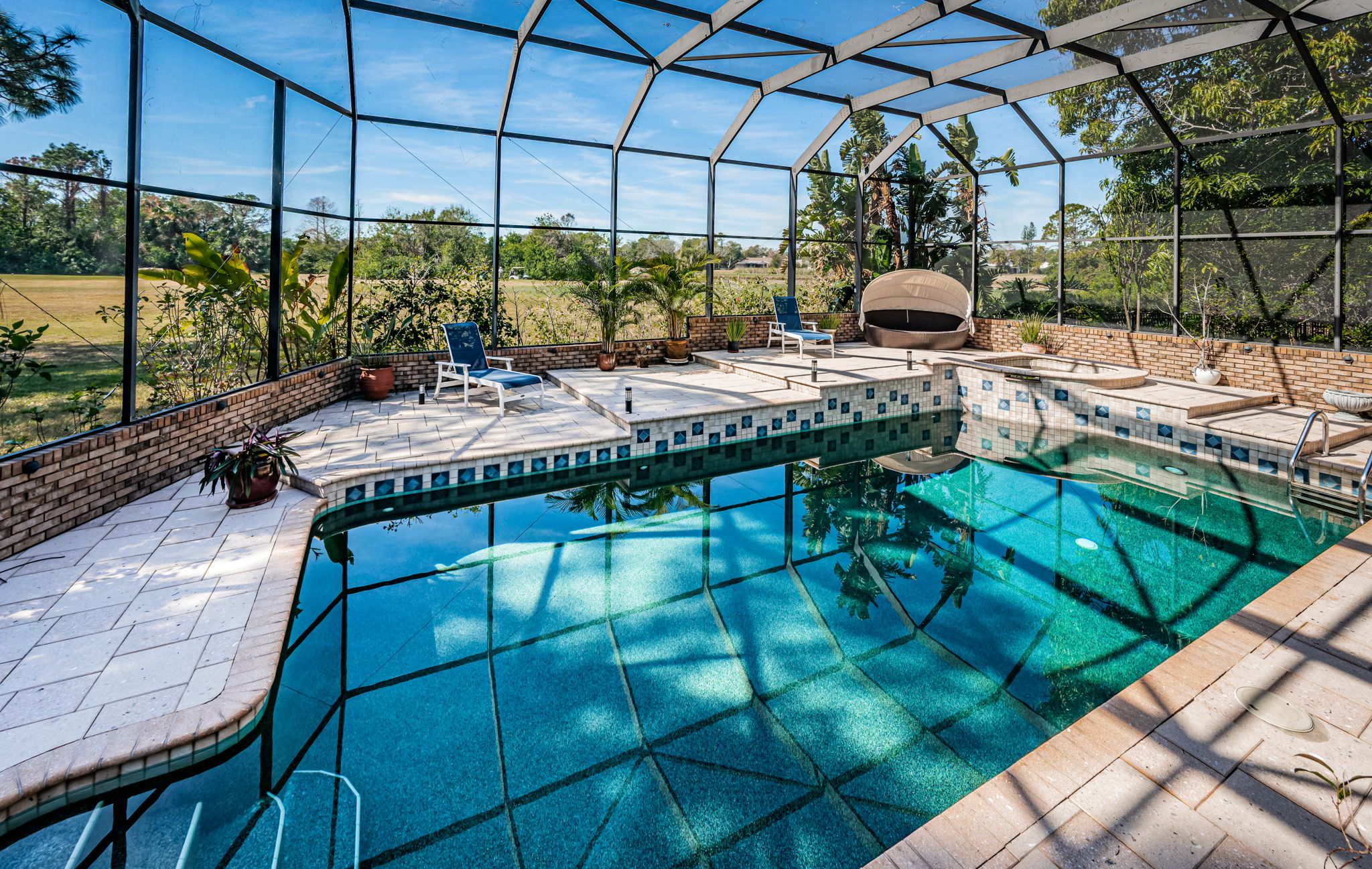 Patio and Pool View4