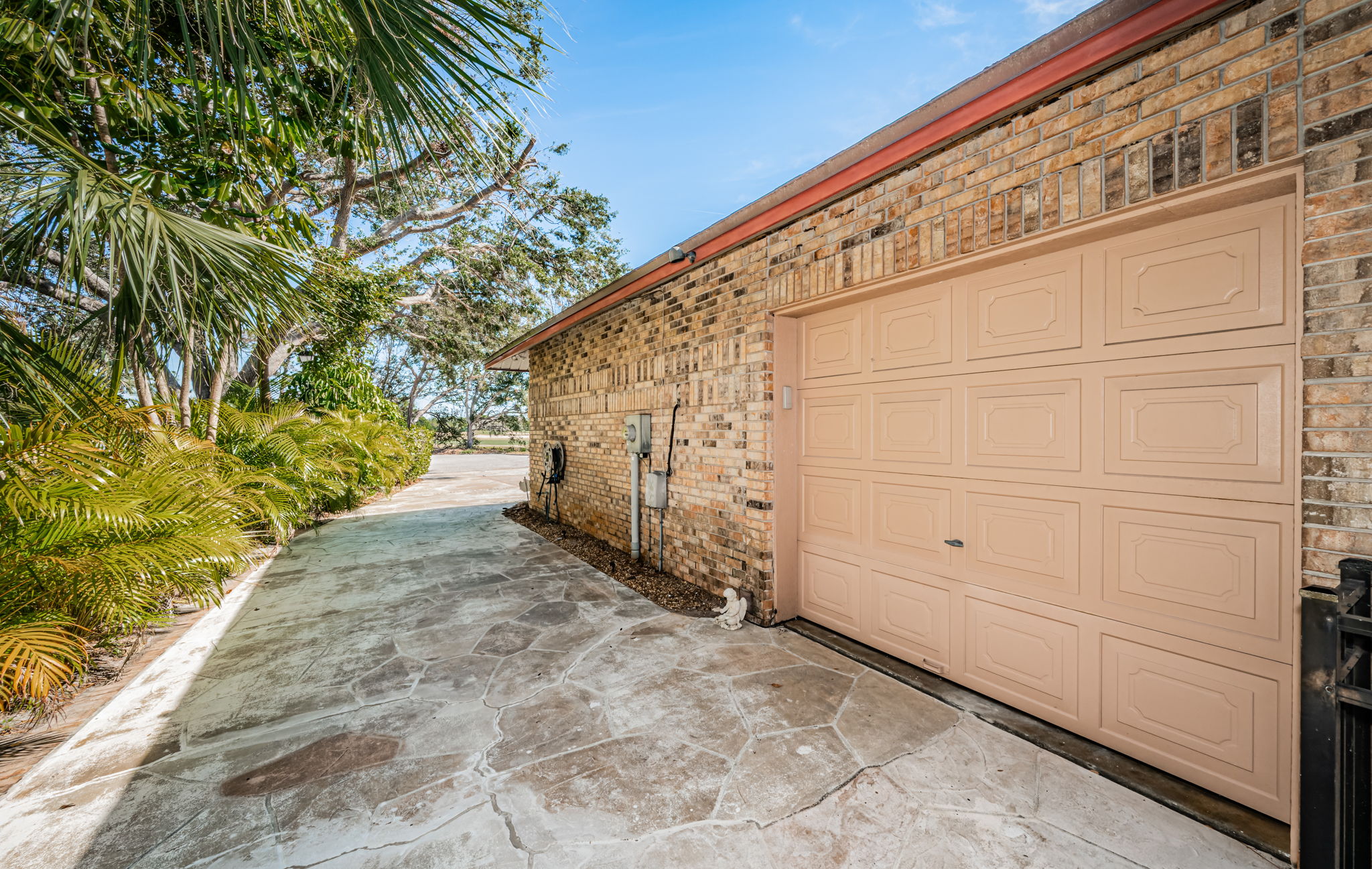 Side Entry Garage