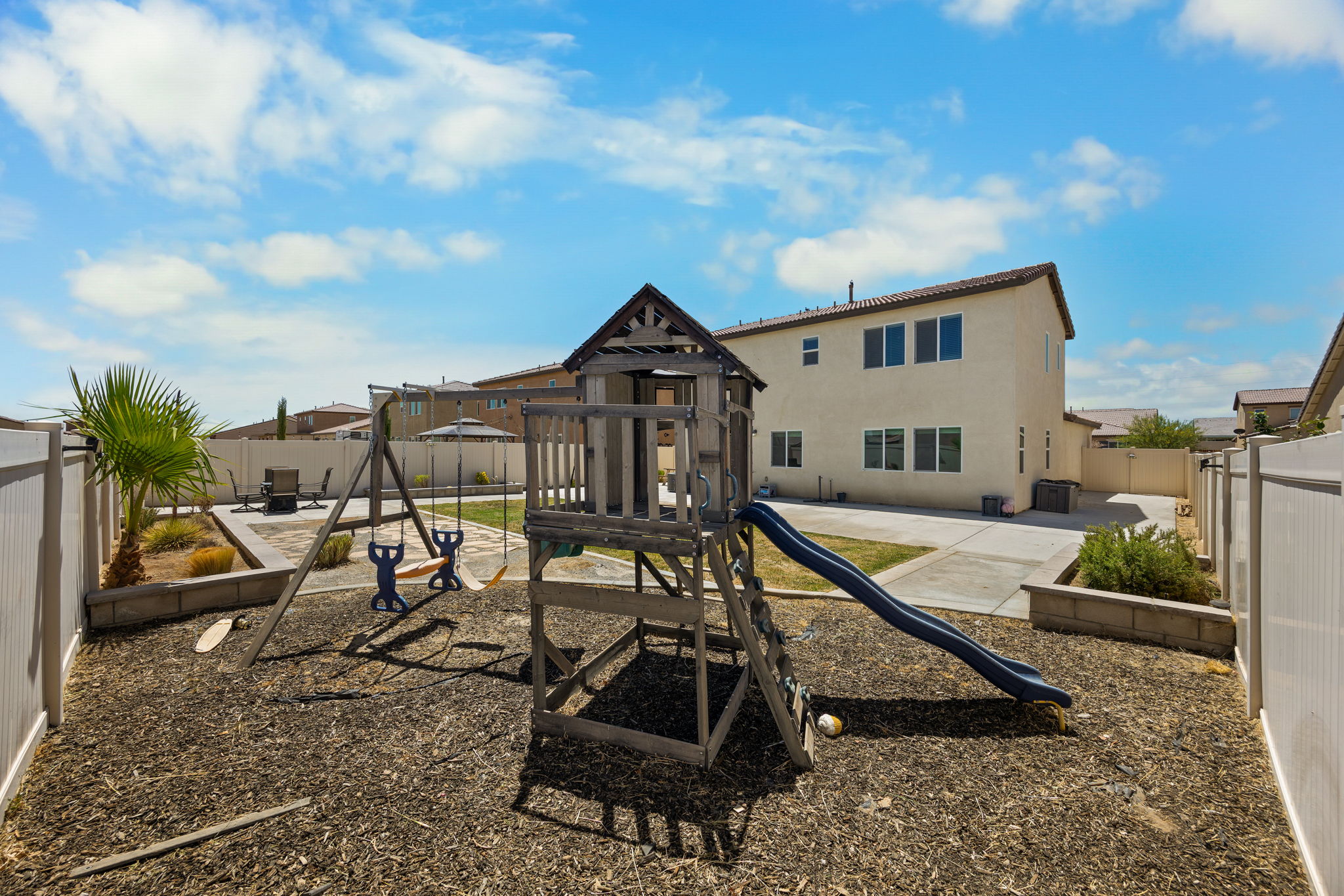  Photo 40