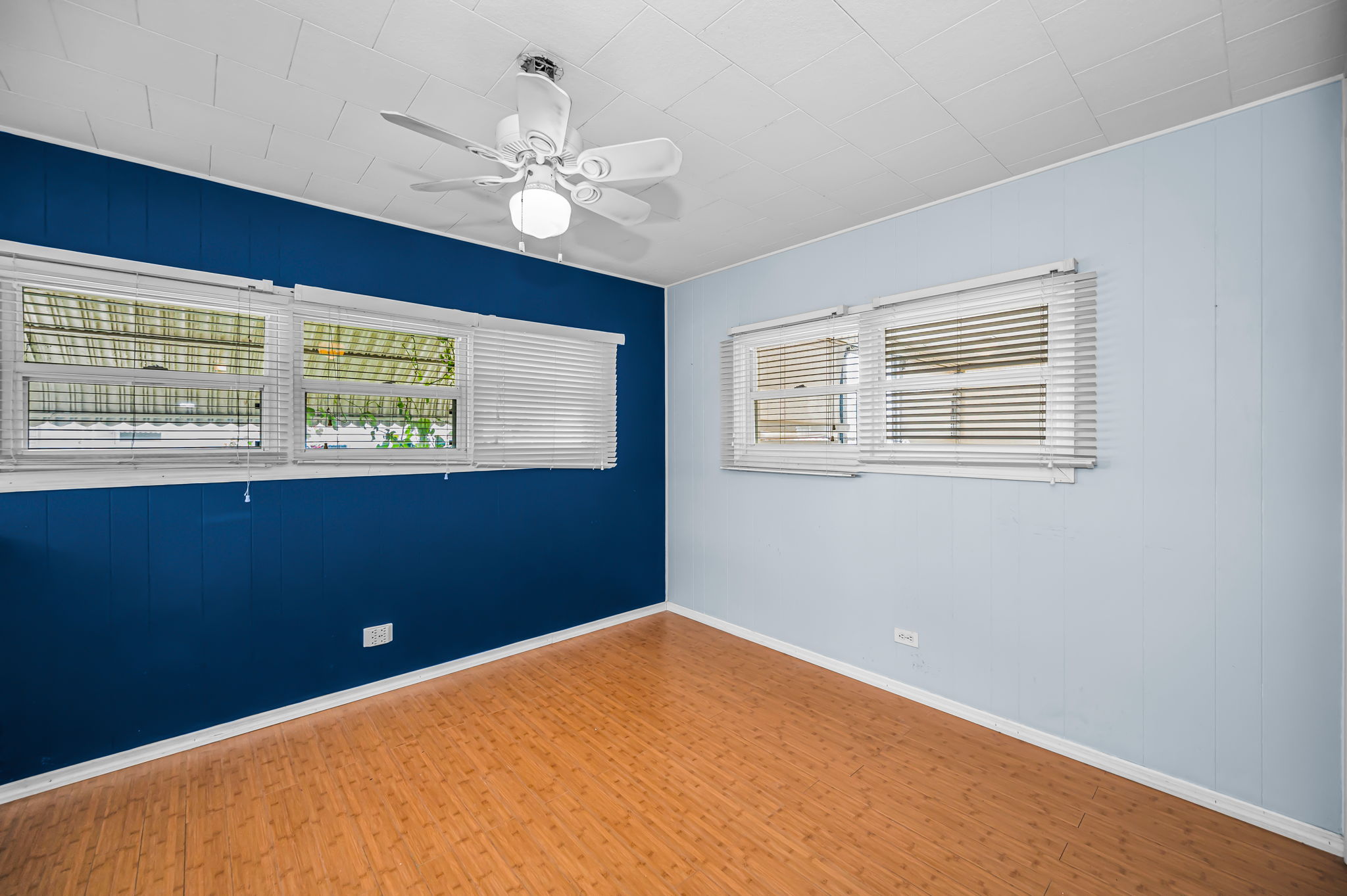 Primary Bedroom1b