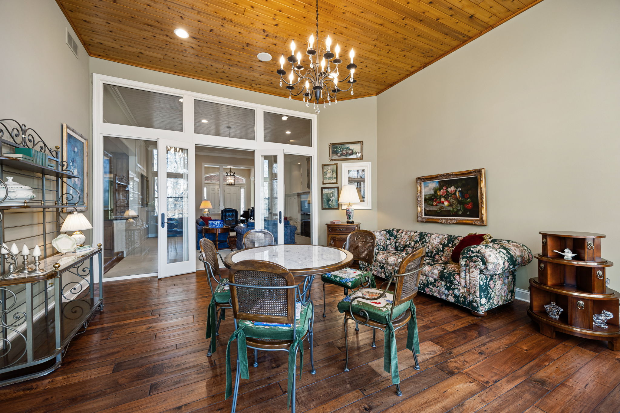  Photo 33