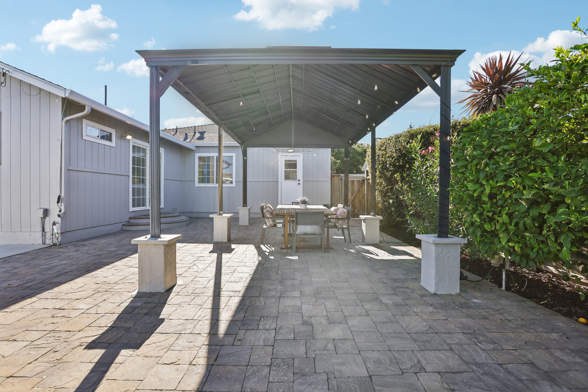 Thornton Way-S0509-008.jpg