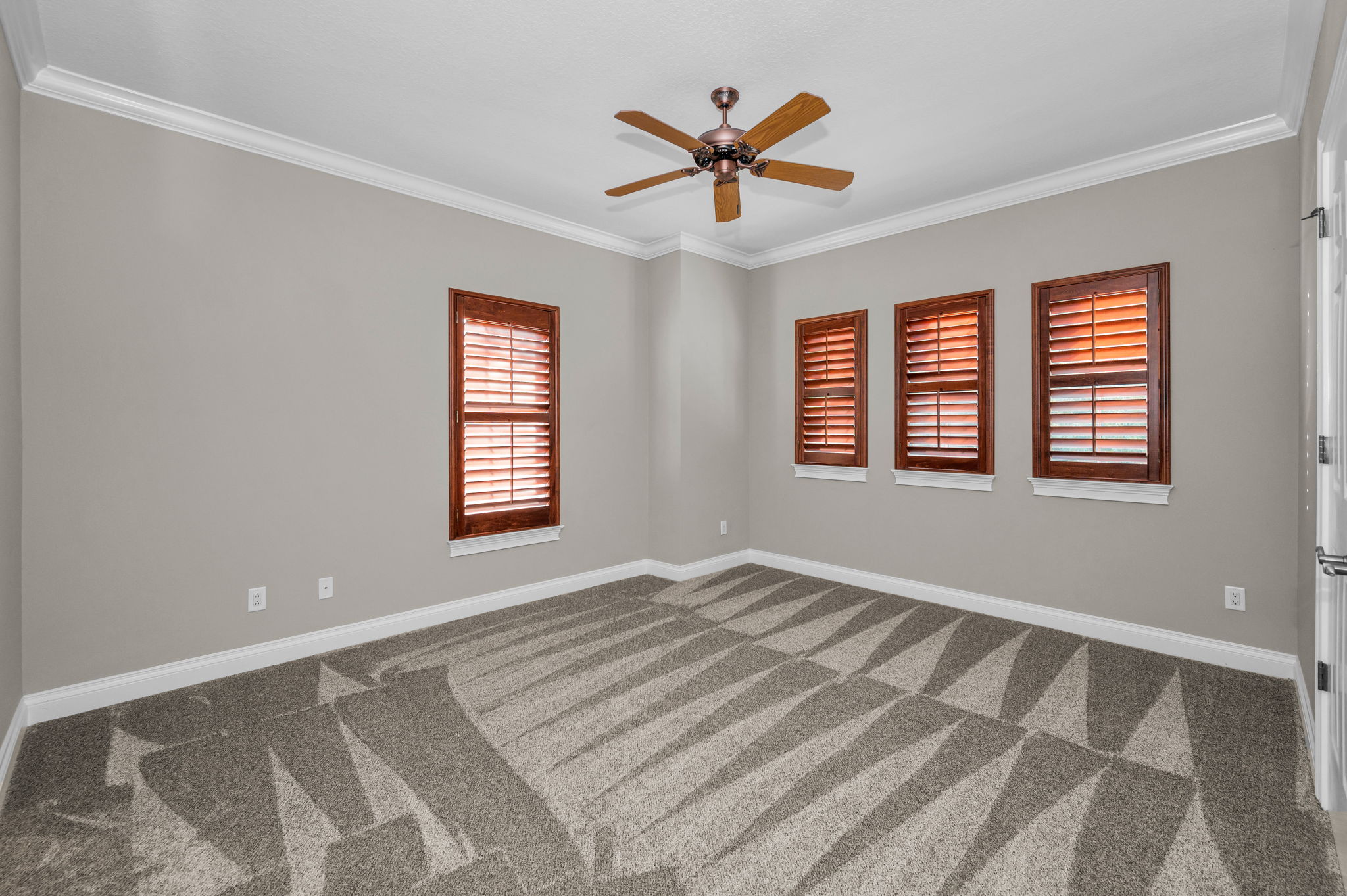 Upper Level Bedroom4a