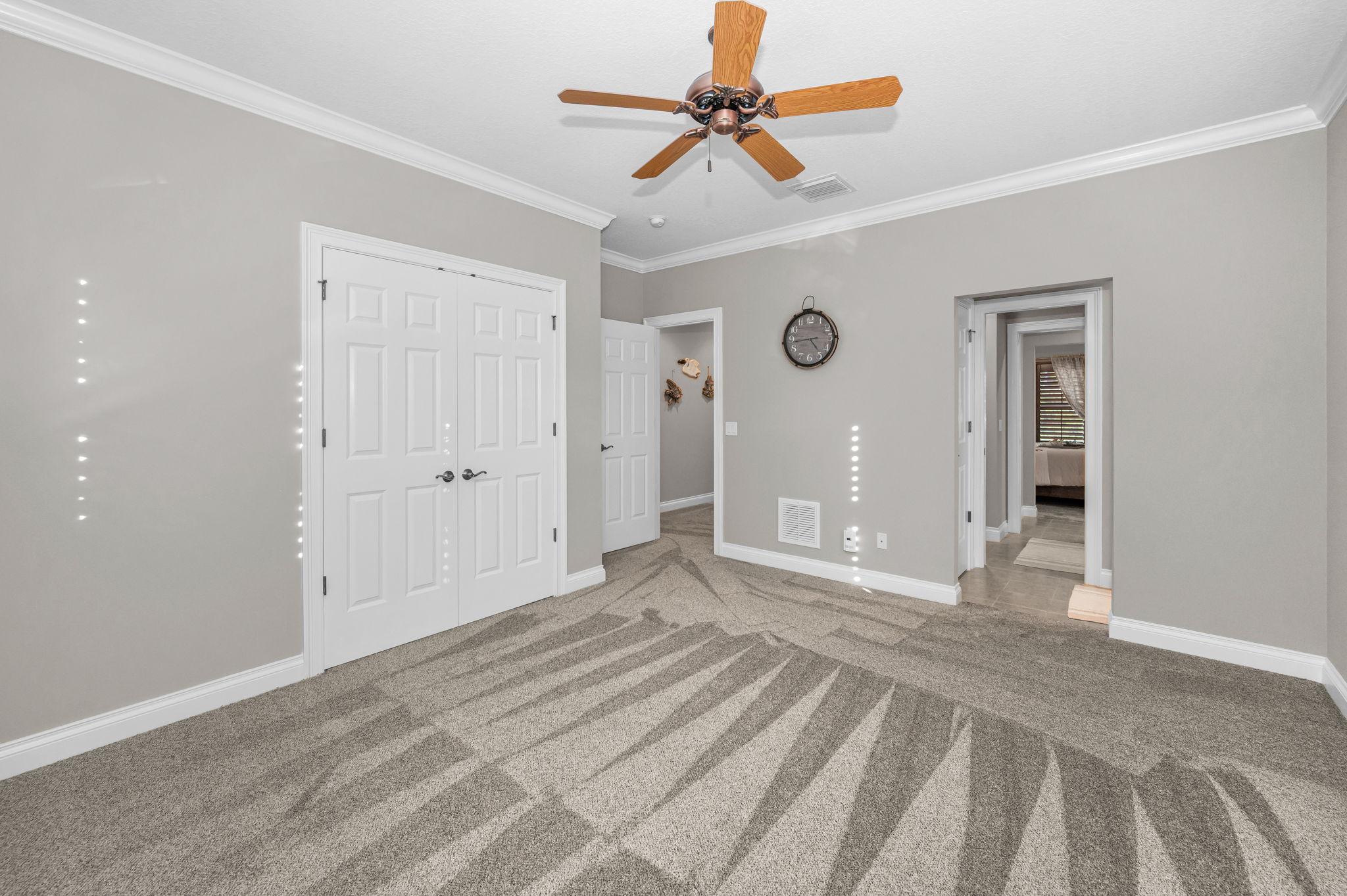 Upper Level Bedroom4b