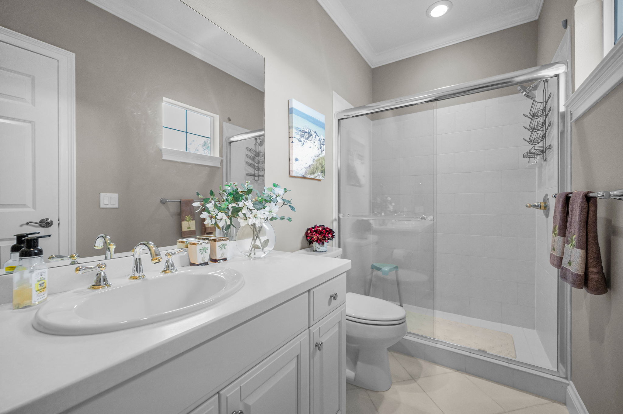 Upper Level Guest Bathroom2