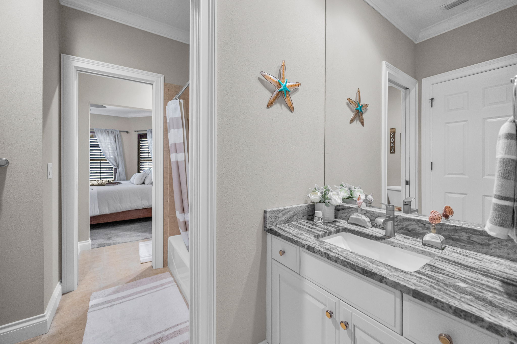 Upper Level Jack n Jill Bathroom3a