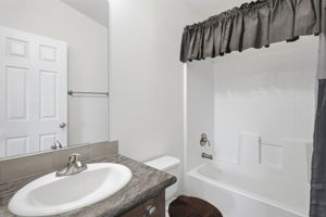 Bathroom 2 (1)