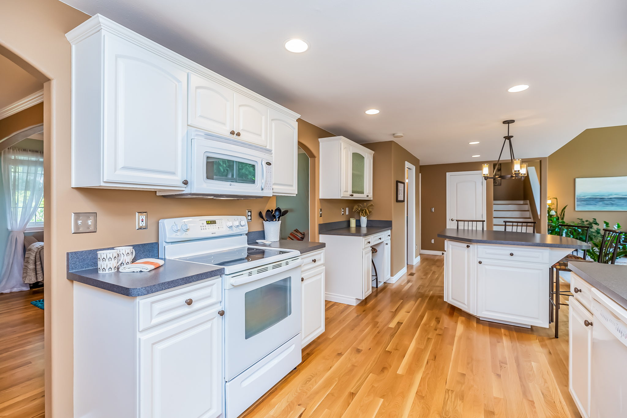 10549 NE 137th Pl, Kirkland, WA 98034, USA Photo 31