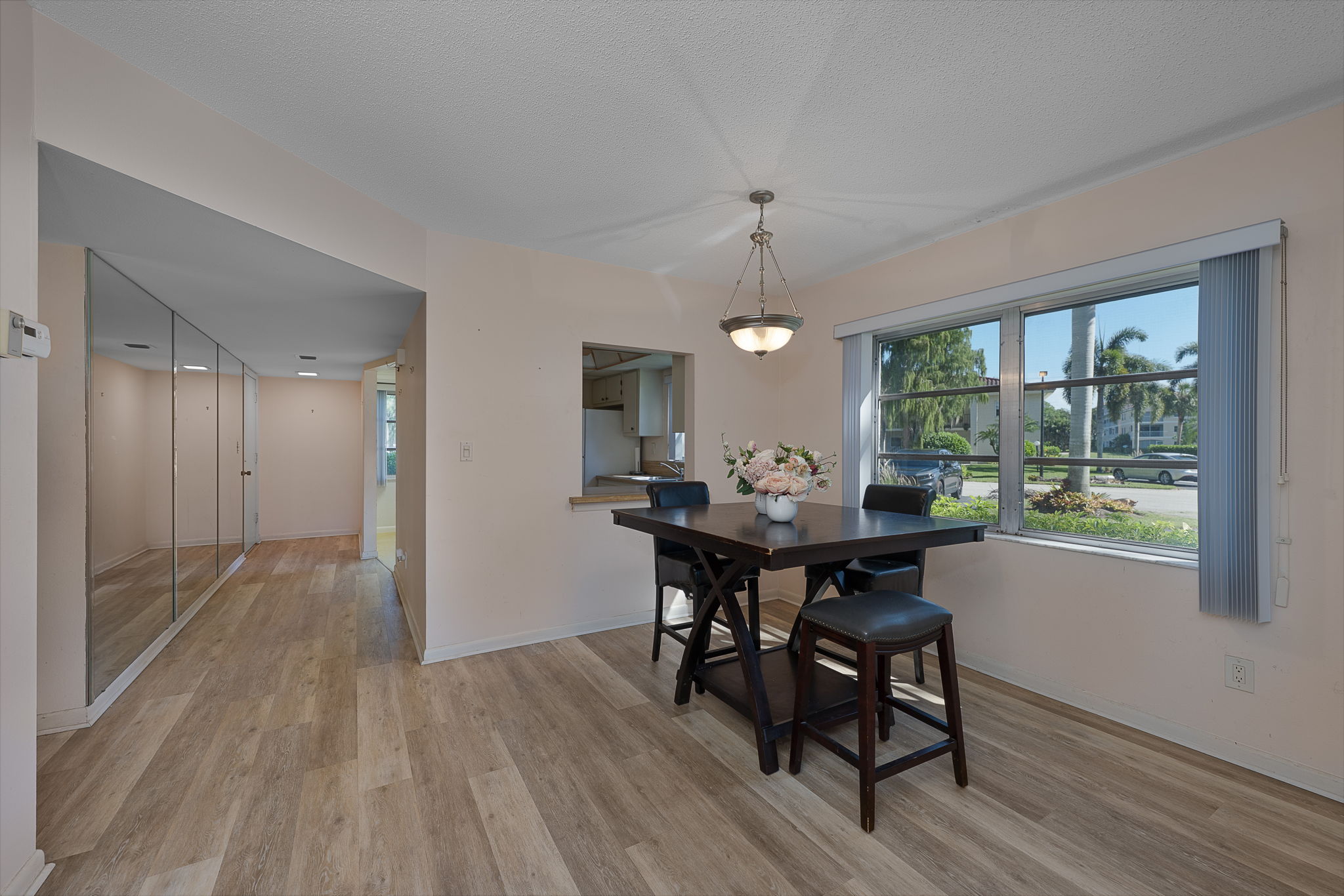 Dining- Breakfast Bar - Foyer