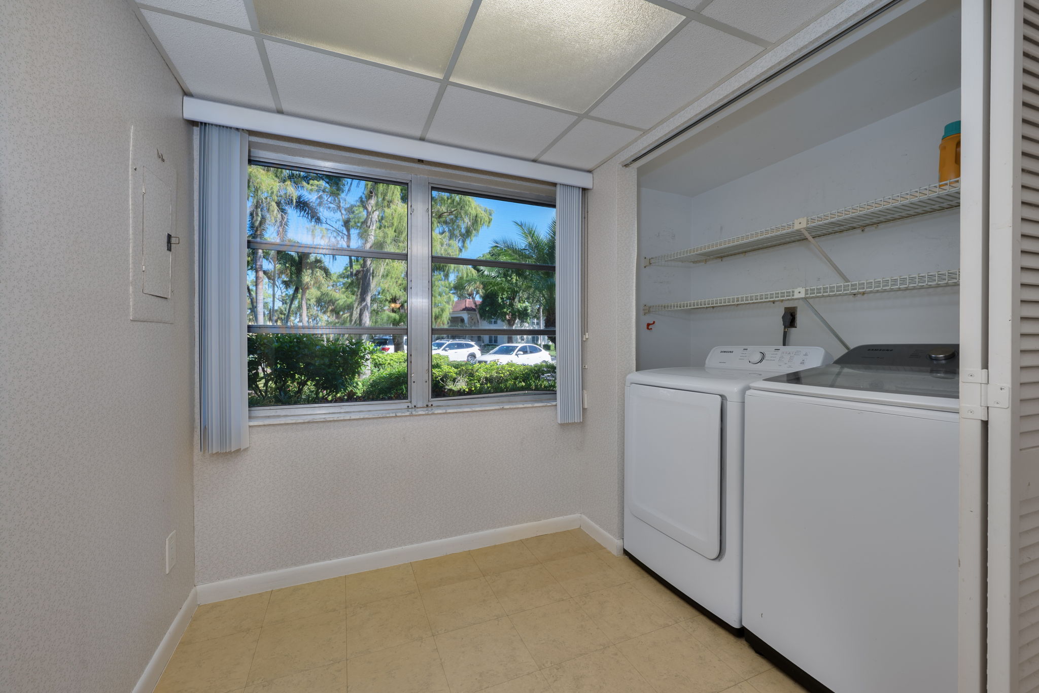Eat in Kitchen Area - Laundry