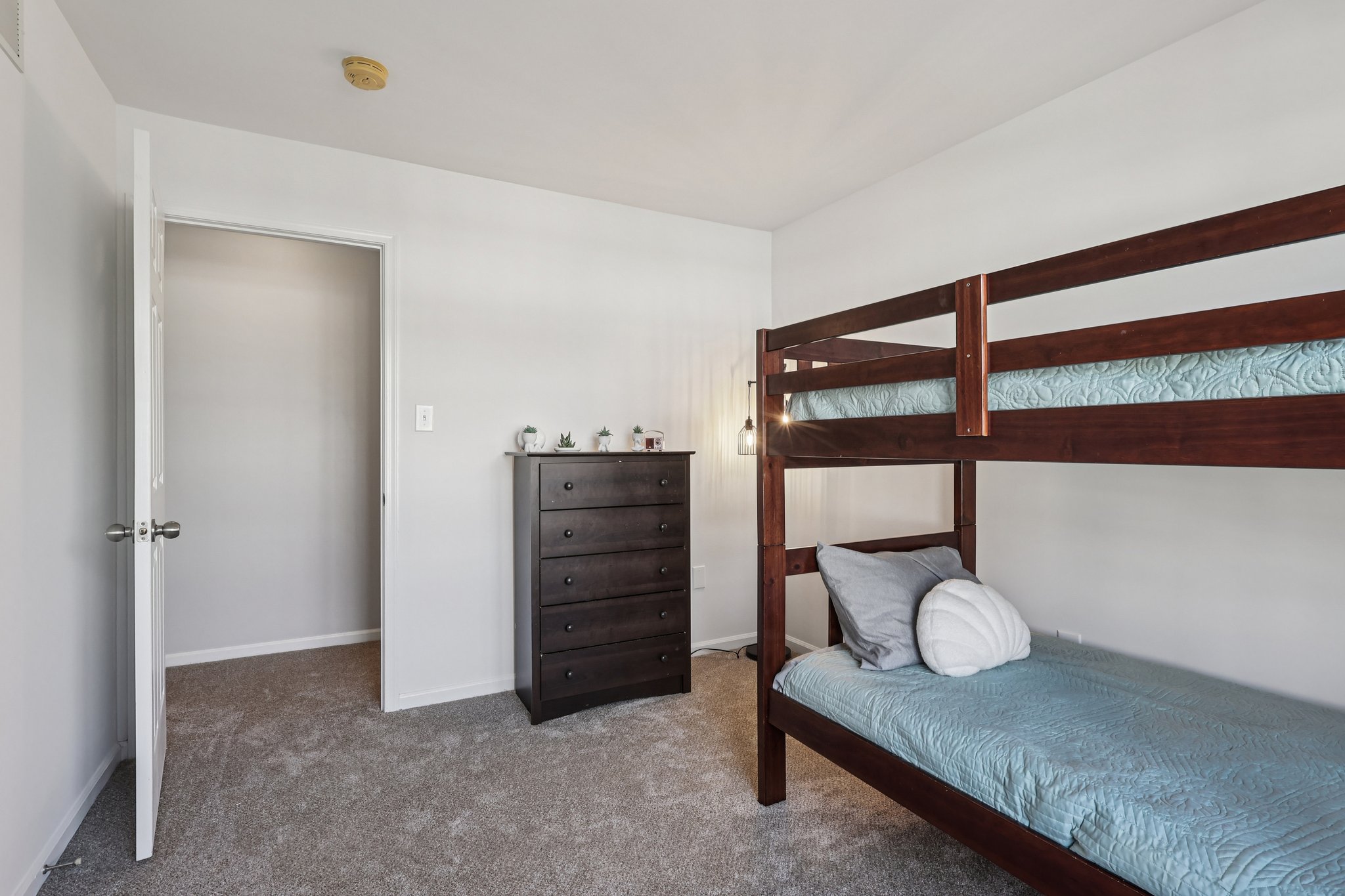 King Way-S2410-030.jpg