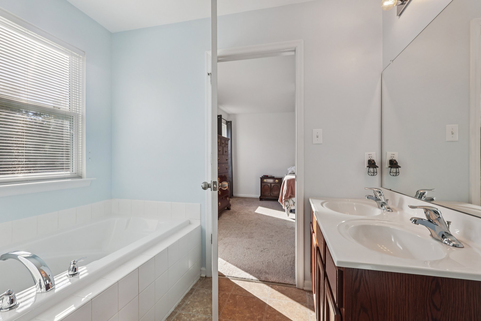 King Way-S2410-036.jpg