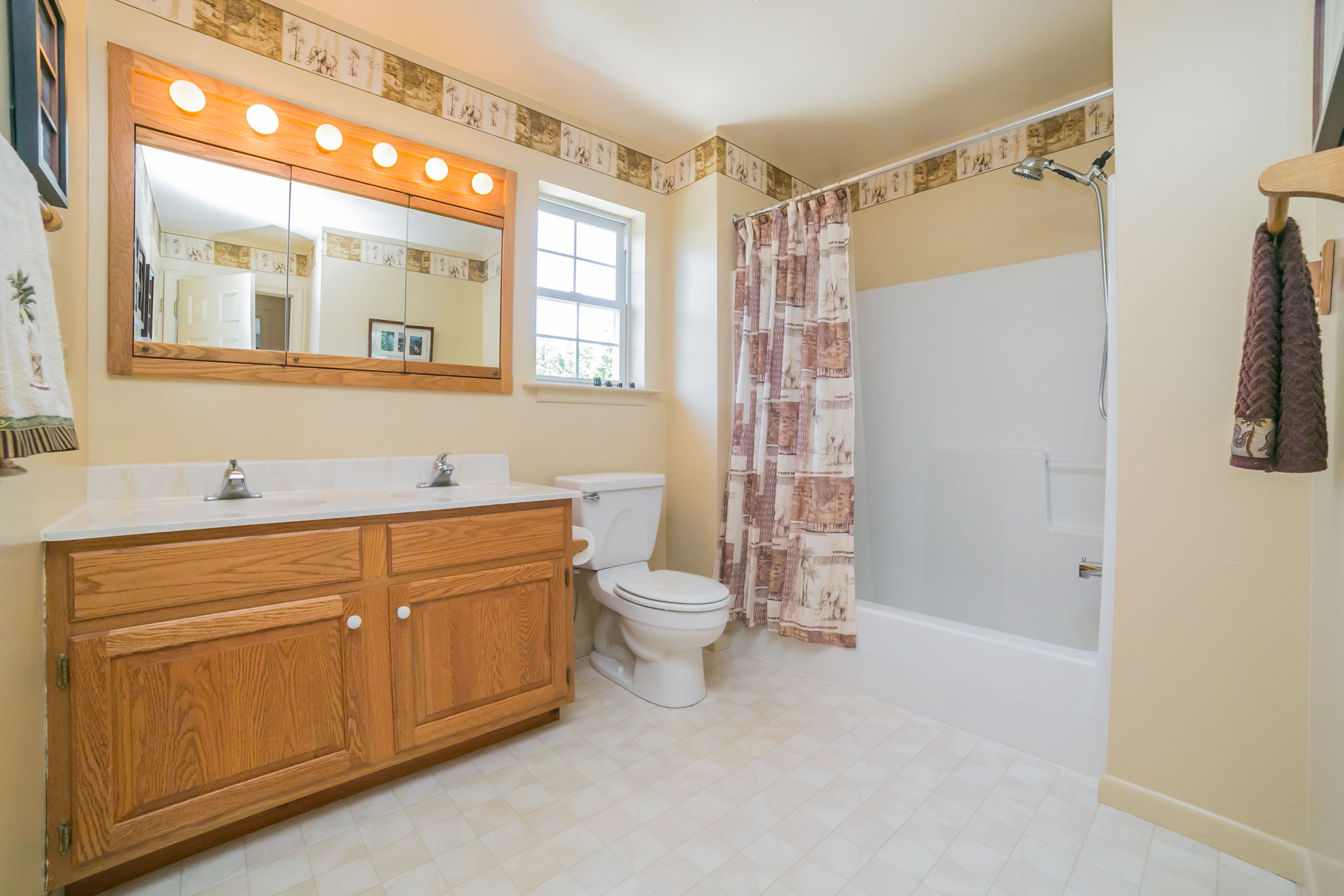 1055 Kingscote Dr, Harleysville, PA 19438 Left Bank REPS