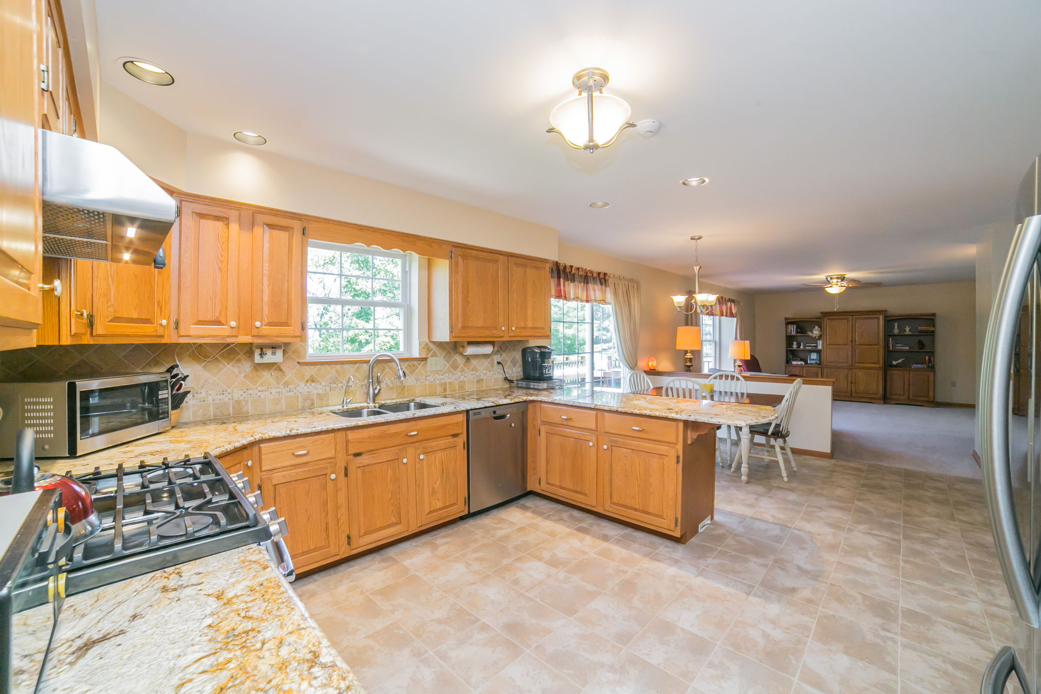 1055 Kingscote Dr, Harleysville, PA 19438 Left Bank REPS