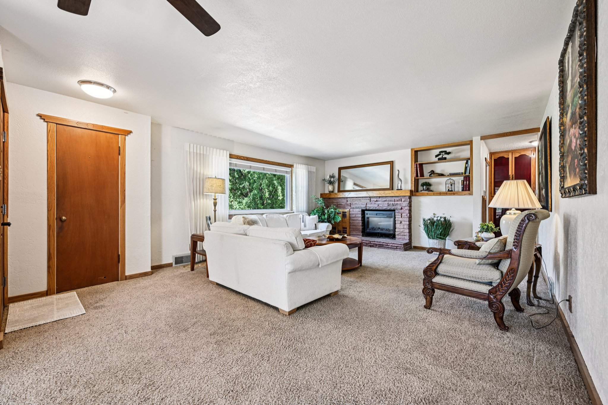 - 1055 N 18th St-S2208-1-004.jpg