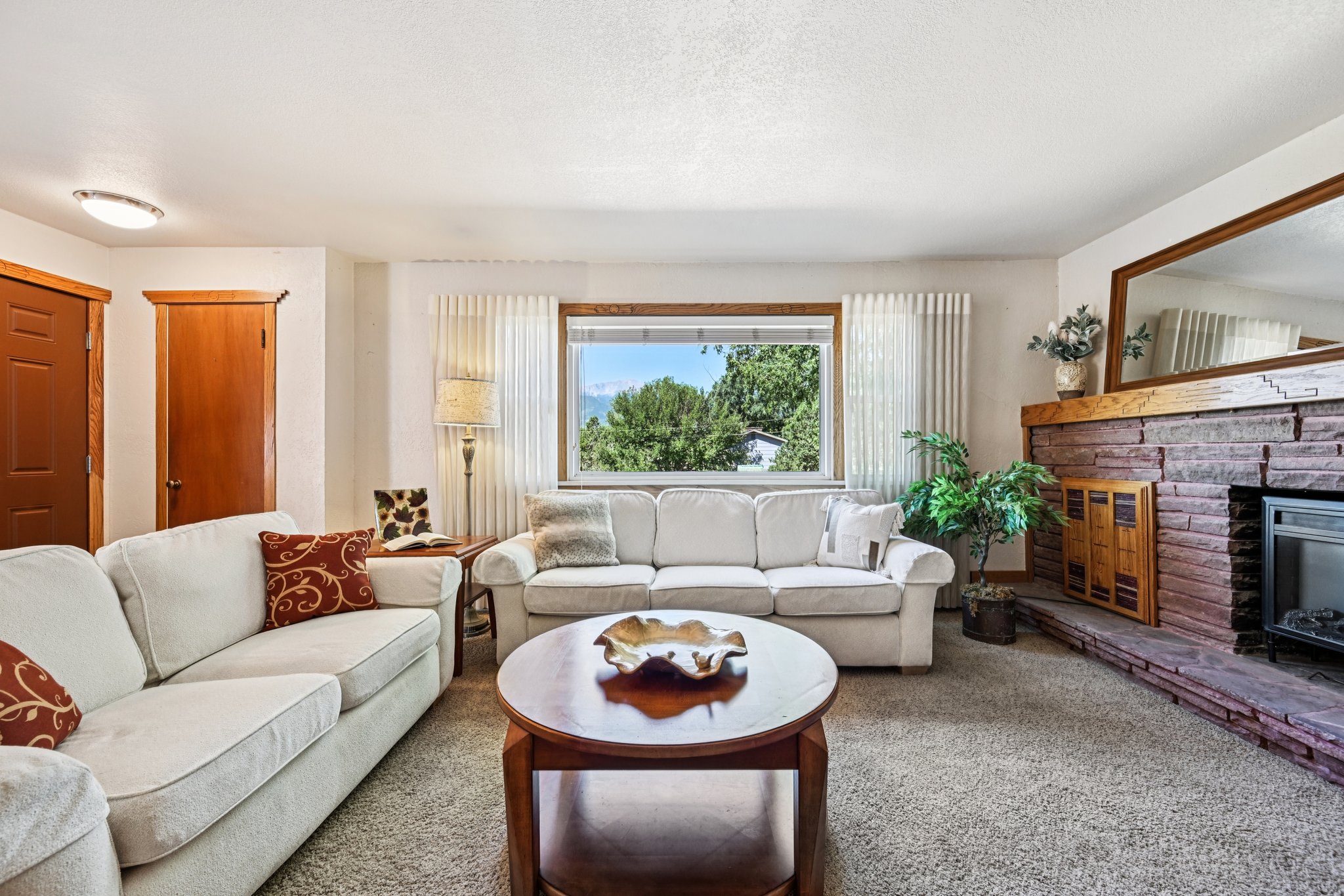 - 1055 N 18th St-S2208-1-006.jpg