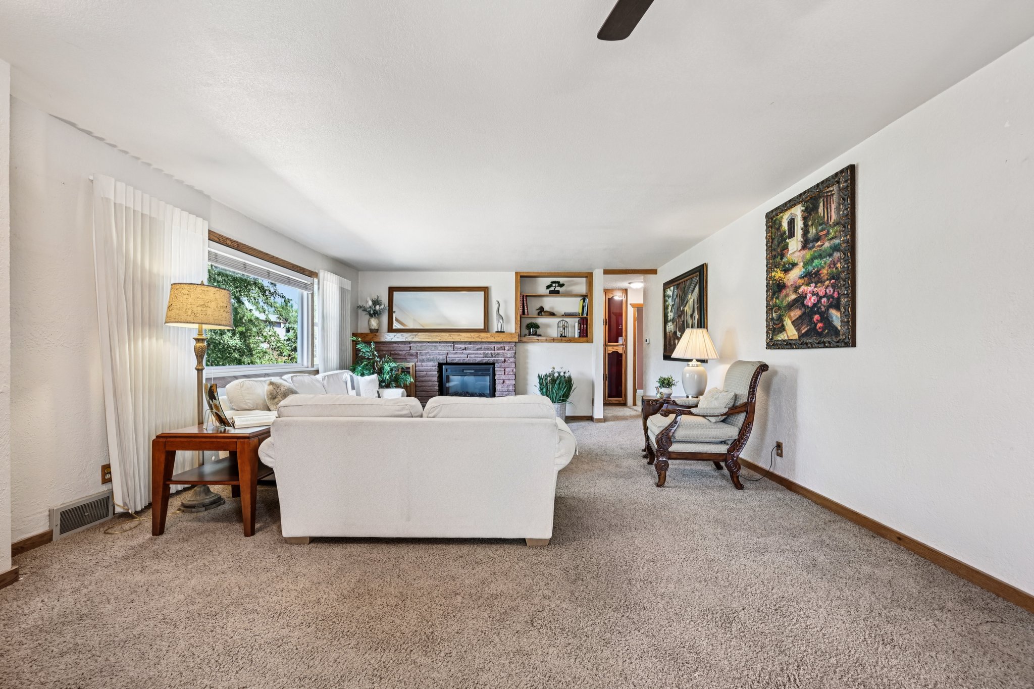 - 1055 N 18th St-S2208-1-010.jpg