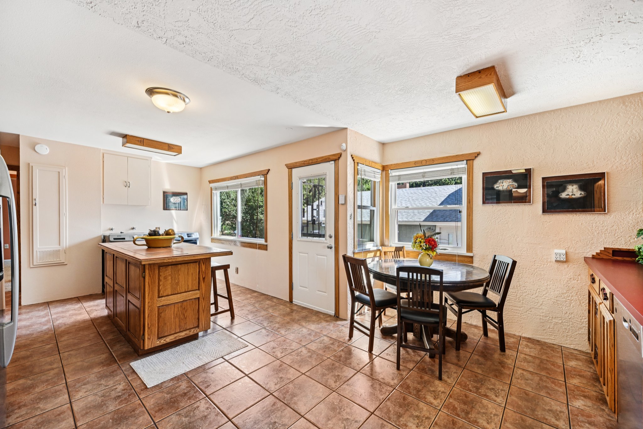- 1055 N 18th St-S2208-1-012.jpg