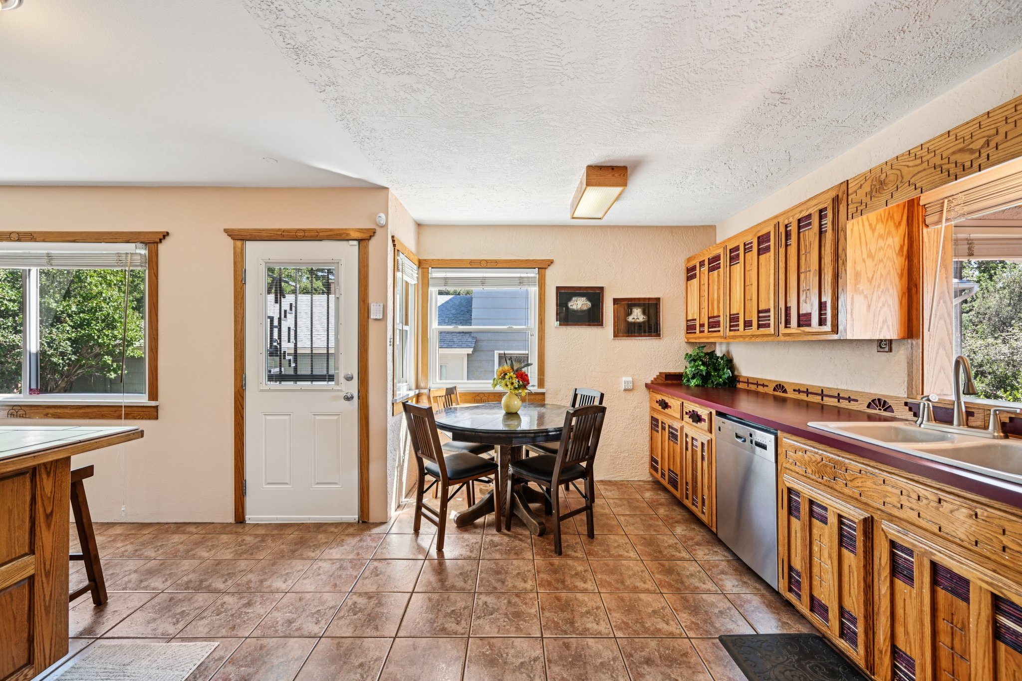 - 1055 N 18th St-S2208-1-013.jpg