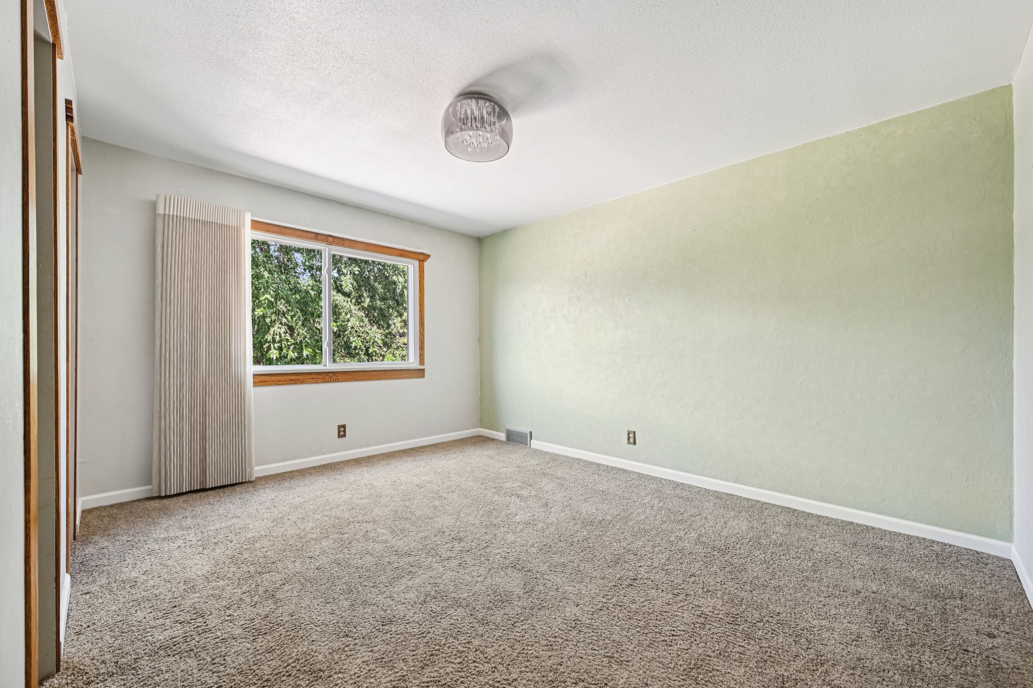 - 1055 N 18th St-S2208-1-017.jpg