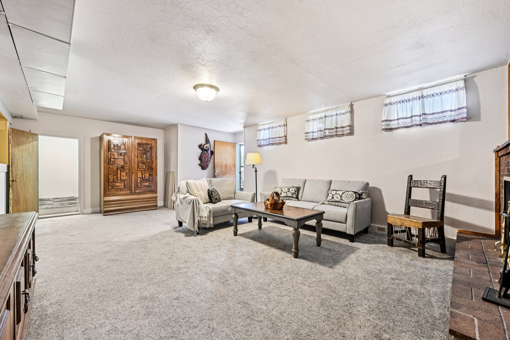 - 1055 N 18th St-S2208-1-025.jpg