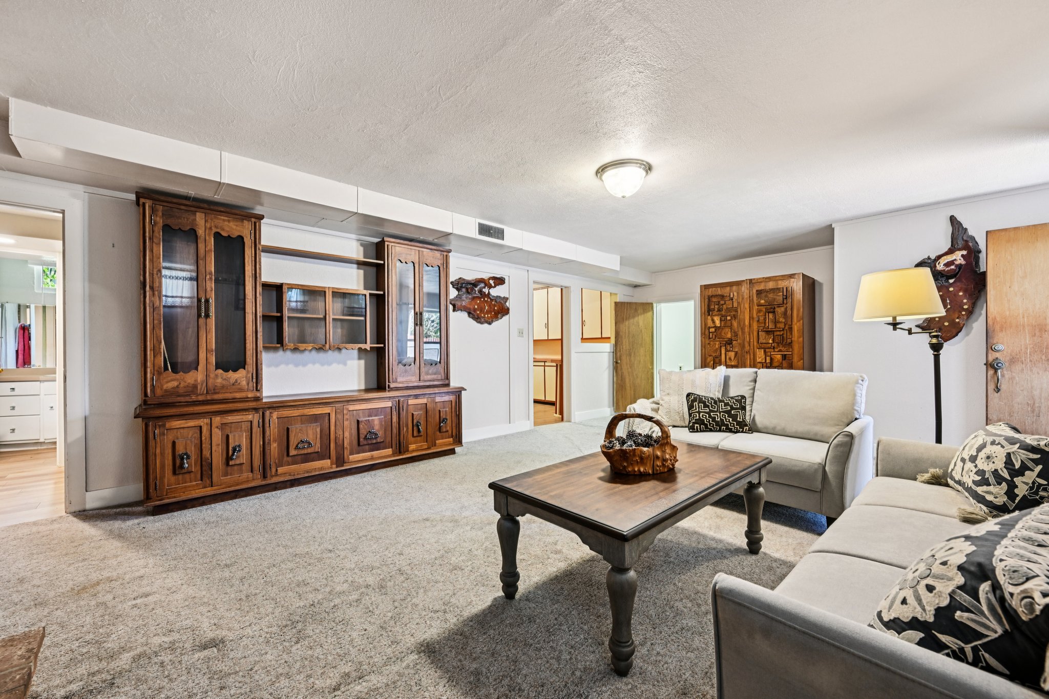 - 1055 N 18th St-S2208-1-026.jpg