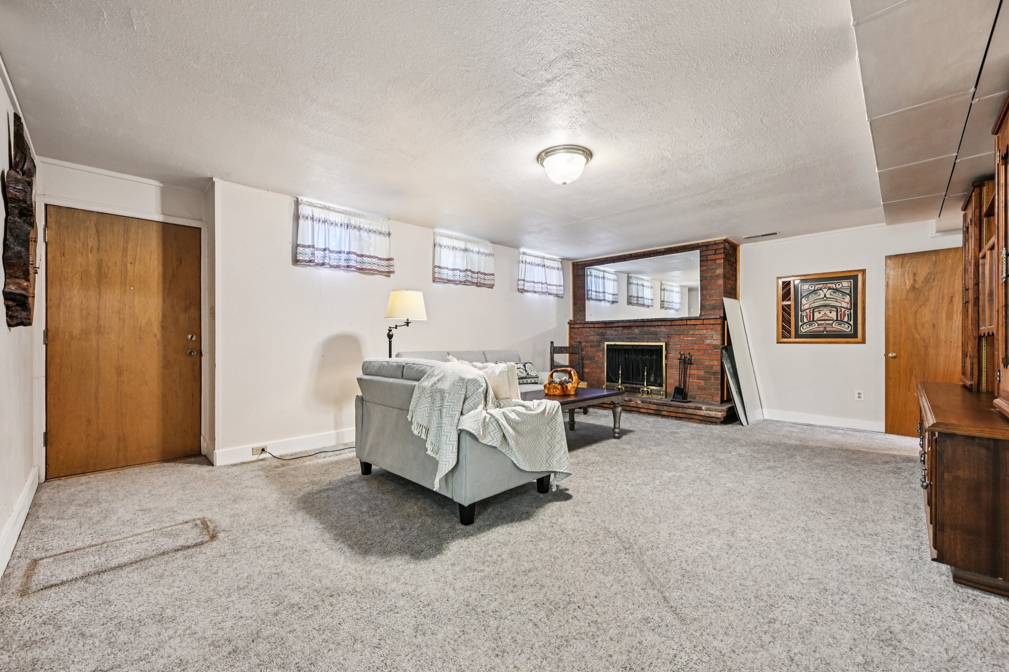 - 1055 N 18th St-S2208-1-029.jpg
