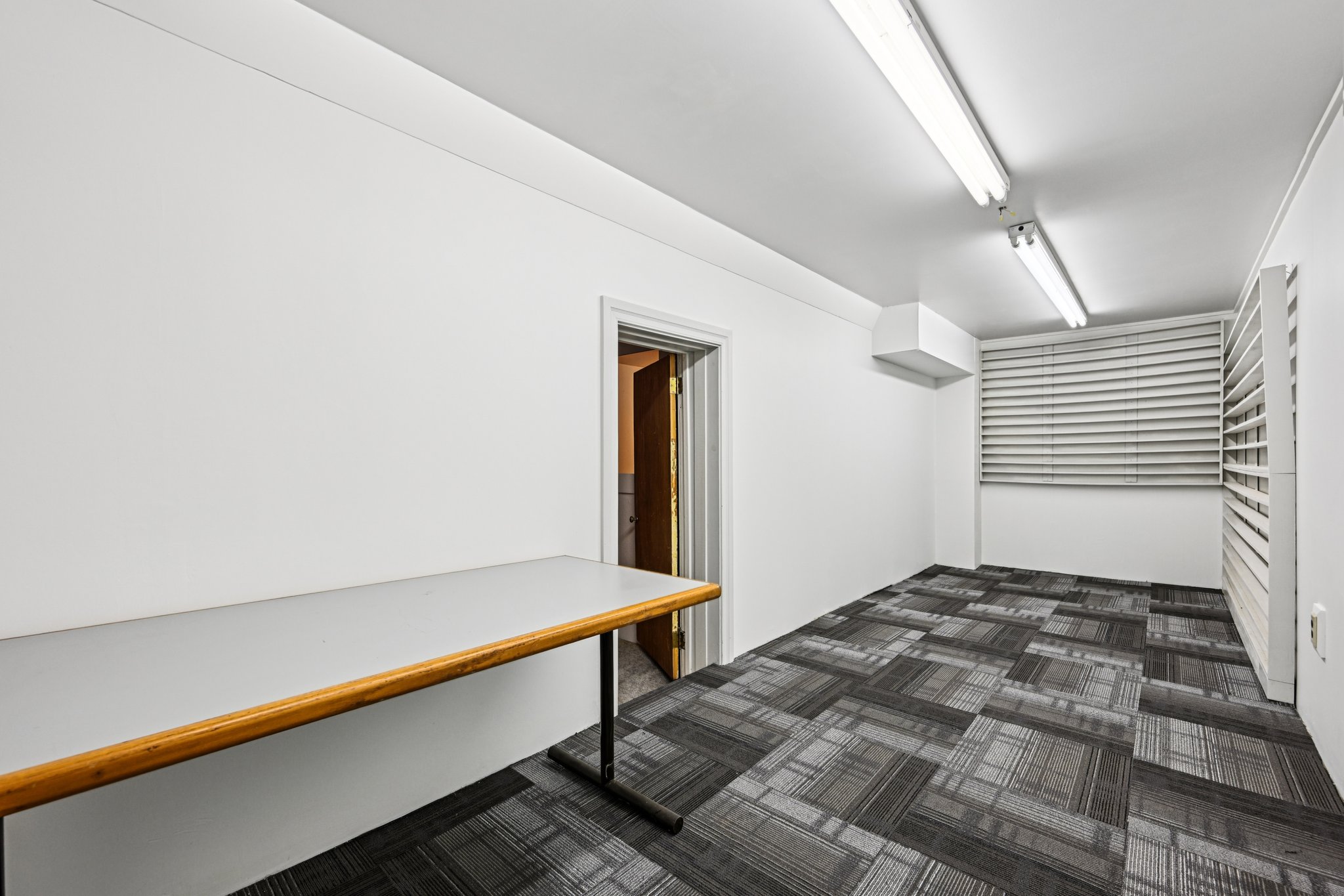 - 1055 N 18th St-S2208-1-030.jpg