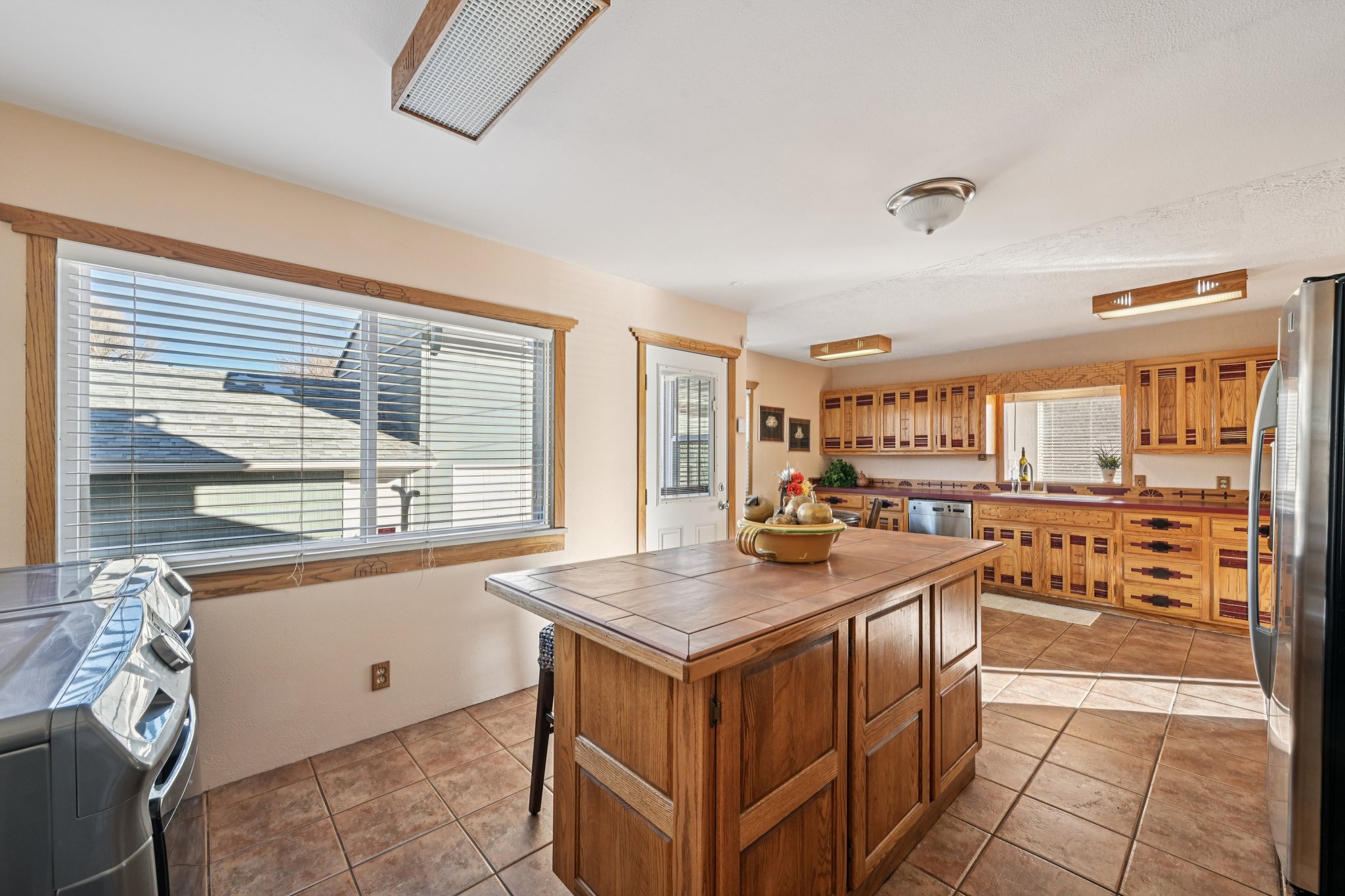 156193-186746 - 1055 N 18th St-S3001-2-008.jpg