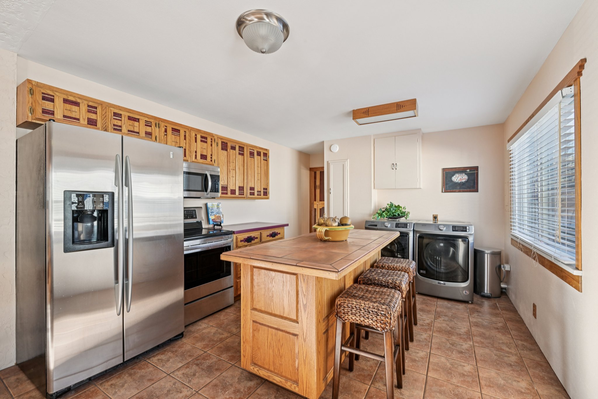 156193-186746 - 1055 N 18th St-S3001-2-011.jpg