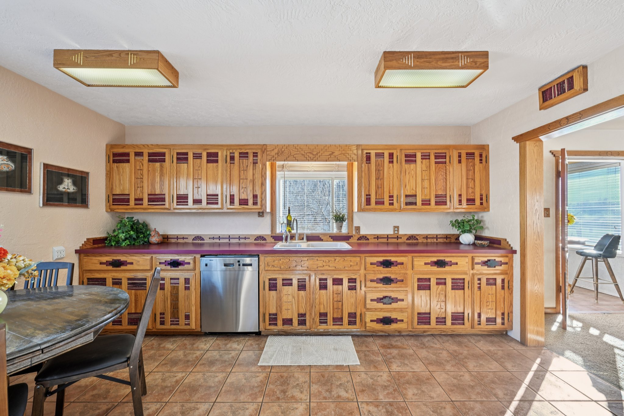 156193-186746 - 1055 N 18th St-S3001-2-013.jpg