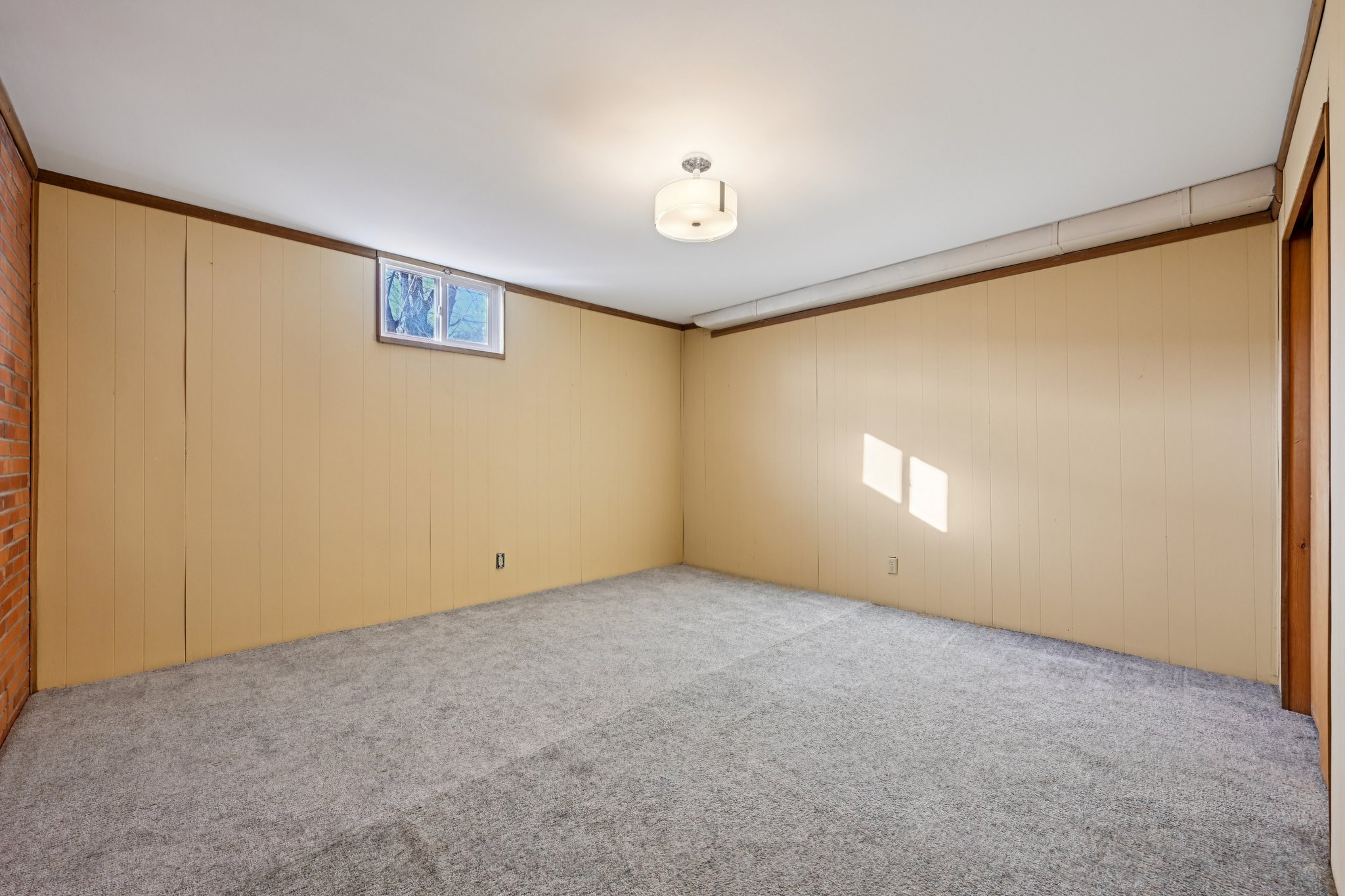 156193-186746 - 1055 N 18th St-S3001-2-026.jpg