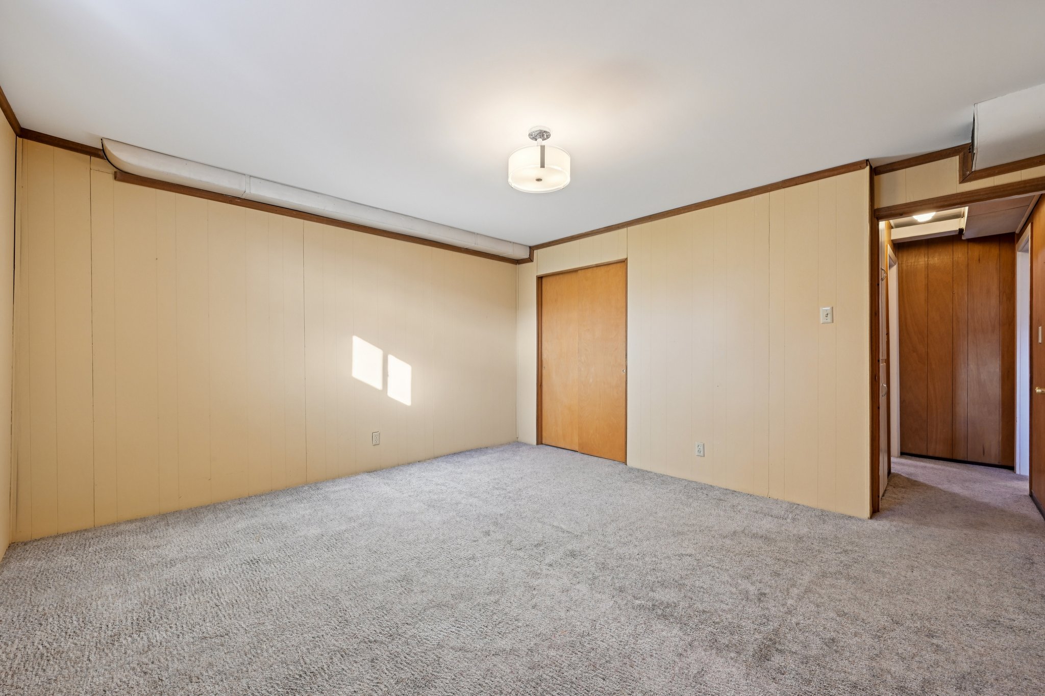 156193-186746 - 1055 N 18th St-S3001-2-027.jpg