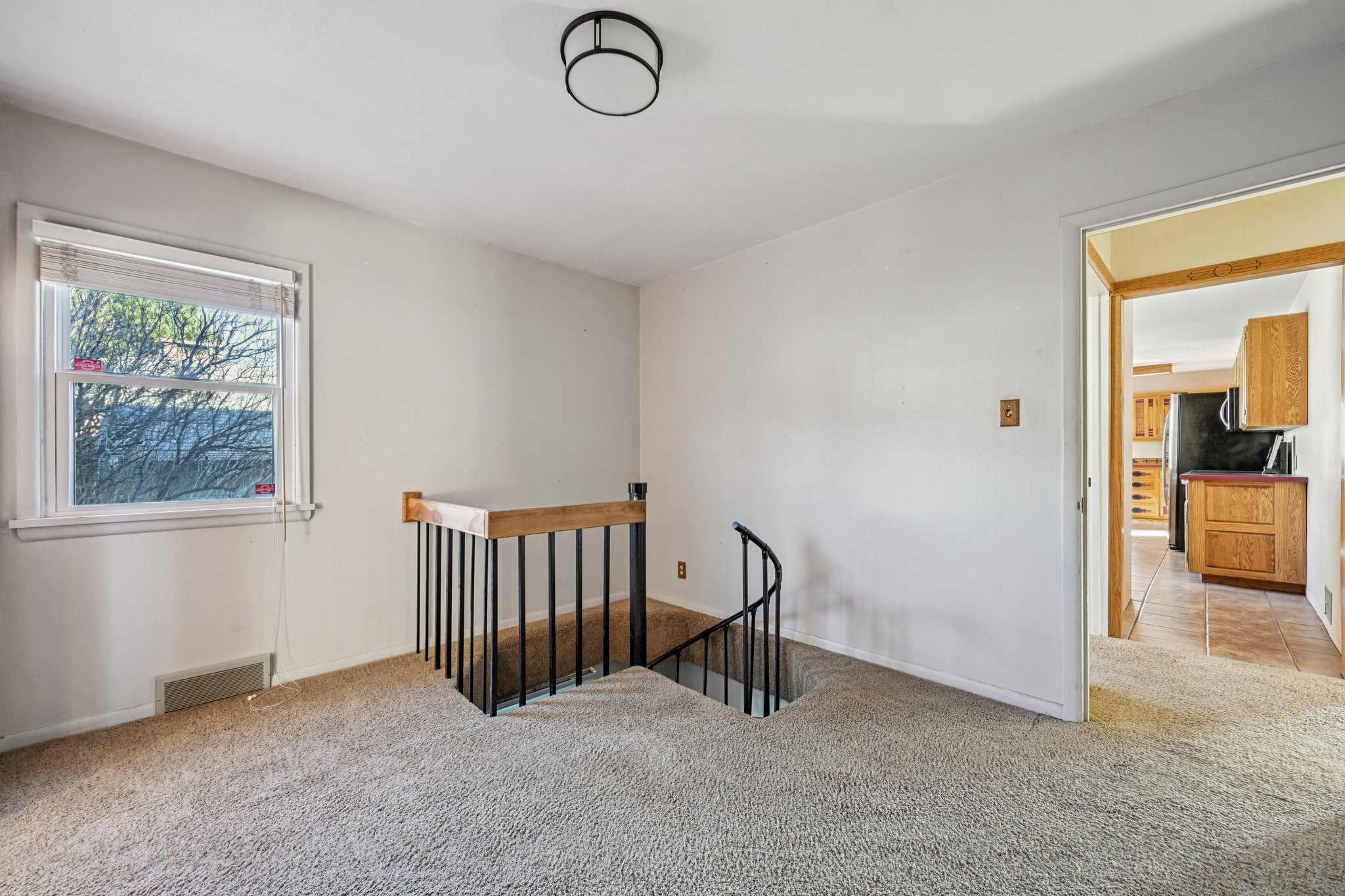 156193-186746 - 1055 N 18th St-S3001-2-031.jpg