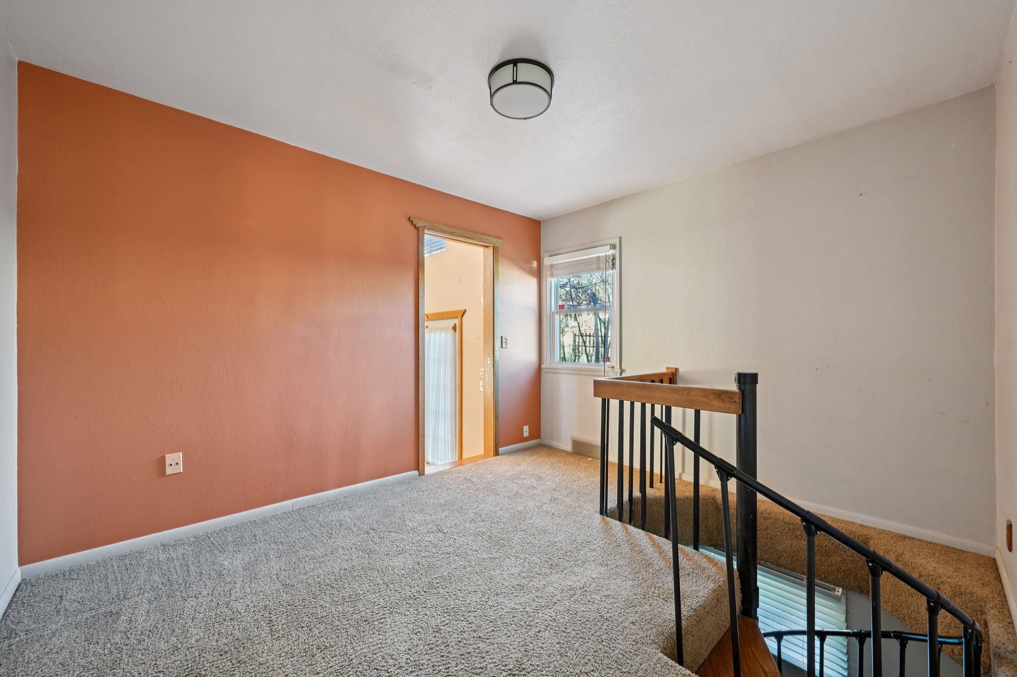 156193-186746 - 1055 N 18th St-S3001-2-032.jpg