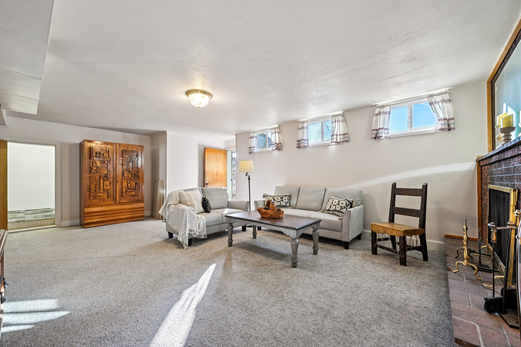 156193-186746 - 1055 N 18th St-S3001-2-049.jpg