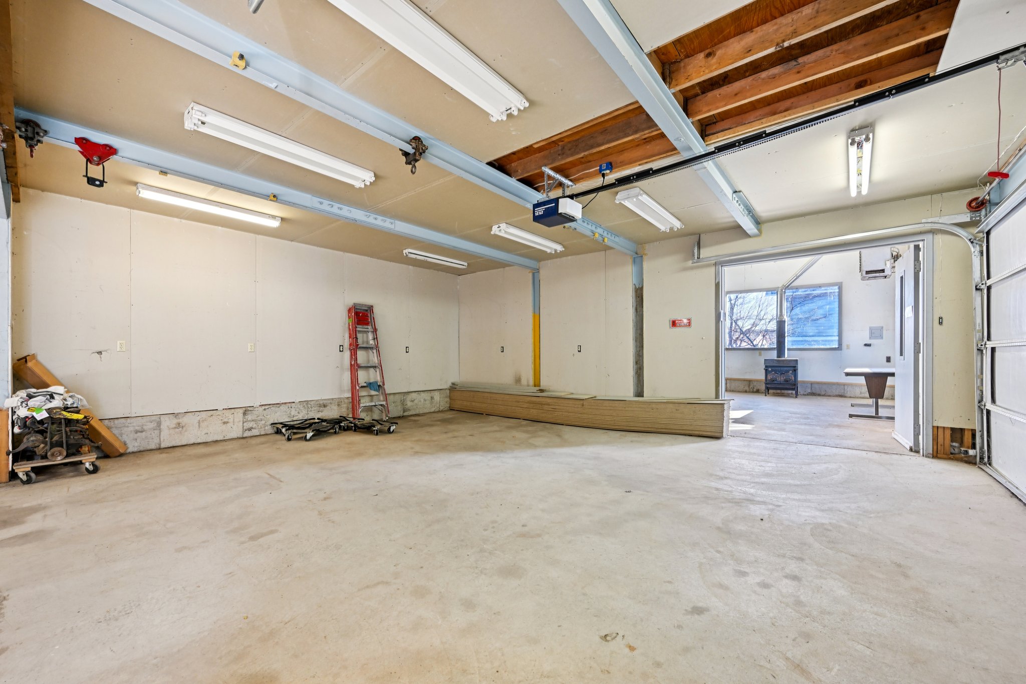 156193-186746 - 1055 N 18th St-S3001-2-057.jpg