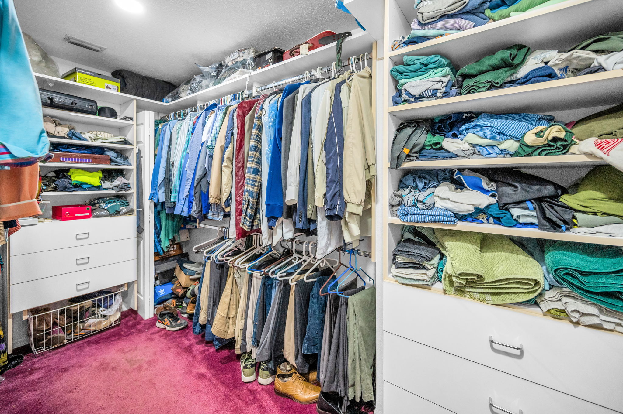 Master Bedroom Walk-in Closet1a