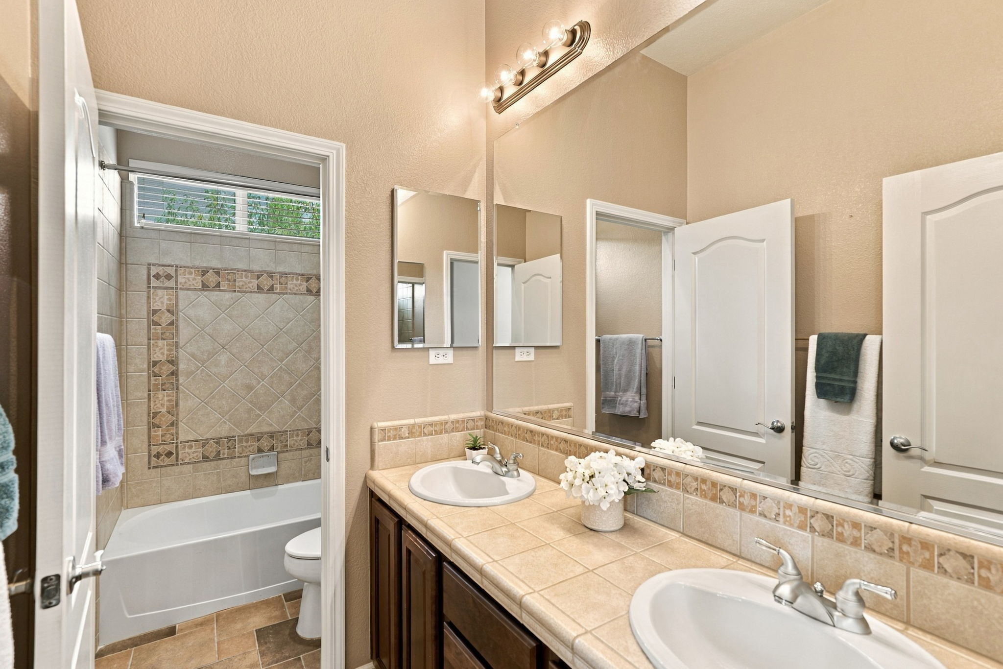 030_F8_10550 Elm Glen Ct